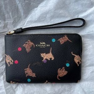 Coach Corner Zip Wristlet with Cat Print in Gold/Black Multi C6434